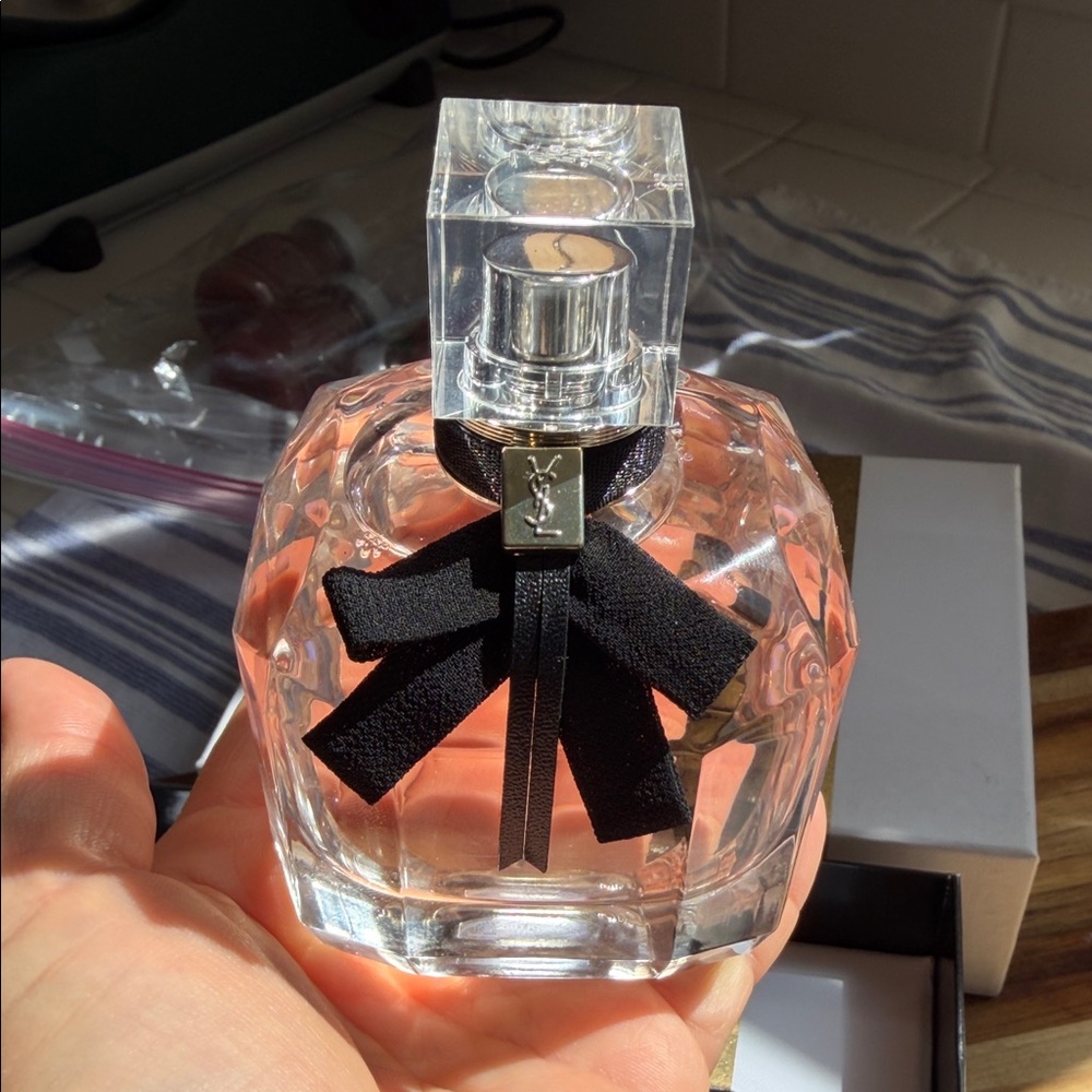Yves Saint Laurent Mon Paris Gift Set — Pink Gradient Bottle with Black Bow - Picture 6 of 13